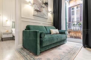 Historic charm steps from top landmarks by REMS