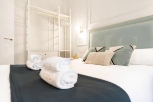 Historic charm steps from top landmarks by REMS