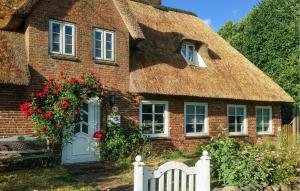 Lovely Home In Niebüll Ot Klixbüll