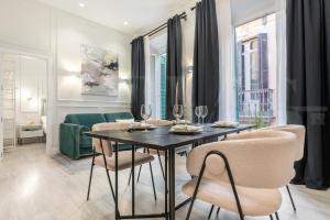 Historic charm steps from top landmarks by REMS