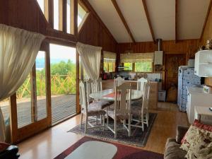 Cabaña Licanray, vista volcán Villarrica y lago Calafquén