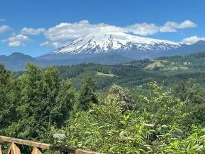 Cabaña Licanray, vista volcán Villarrica y lago Calafquén - Collico