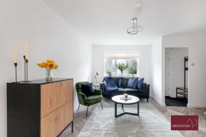 3 Bedroom House in Bracknell with garden