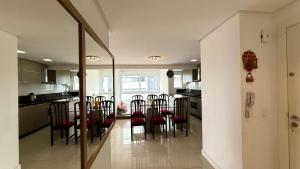 Apartamento Terrazzo com 2 Suítes a 450m do Mar - Região Nobre