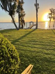 FLORIDA-Crescent Lake, Crescent City, Florida-Lake House with Dock-One week minimum stay- Close to Daytona, St Augustine and Orlando - Satsuma