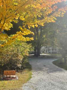 In Pier! By Beach with 5 bedrooms, jacuzzi, yard