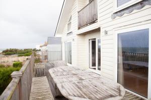 Long Island - Bracklesham Bay