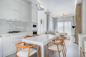 Luxury Two Bedroom Penthouse in Caesar Resort & SPA, Long Beach - 4hvězdičkové hotely ve městě Perivolia tou Trikomou