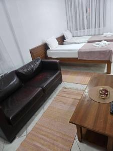 Gondola Peak Apartment