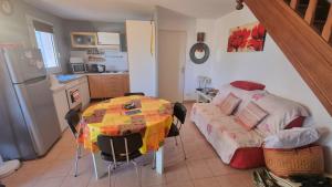 Maisonnette familiale climatisée dans résidence avec piscine