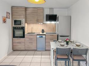 Grande terrasse privée à 5min de la Plage à pied