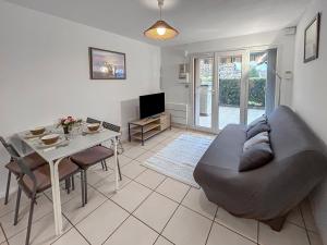 Grande terrasse privée à 5min de la Plage à pied