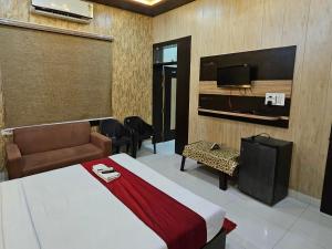 Bundeli Farm Resort & Banquet Orchha