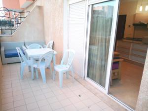 APPART Piscine au bord de la mer à Chott Meriem