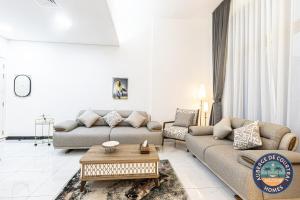 2BR Duplex Stunning Views,Near Circle Mall & Park