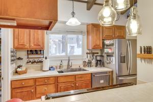 1 Mi to Diamond Peak Ski Resort: Forest-View Condo
