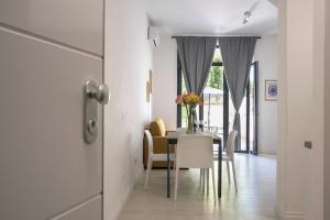 Urban Oasis near Termini, free Parking&Patio, int3