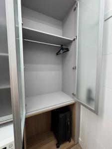 Studio no centro, confortável e prático