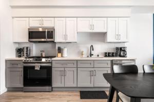 The Sky loft Suite, DTLA Sunset Views