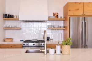 Relaxing Oceanside Penthouse with Stunning Views