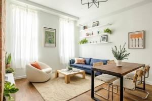 Lux Condo Steps to Washington Park - Walk to ALL