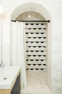 Lux Condo Steps to Washington Park - Walk to ALL