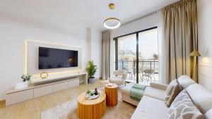 Vacationer Holiday Homes I Elegant 2 Bedroom l Serene Modern Retreat l Close to Beach l Port De La Mer