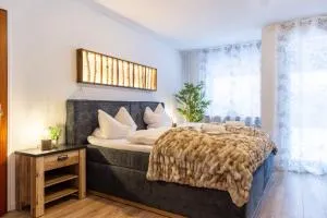 living TIMELESS- Black Forest Style mit Garten, Sauna und Pool für 2-4 Personen - Schönwald