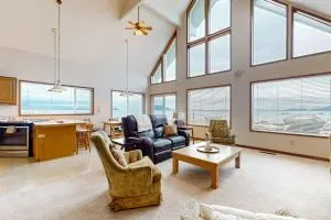 Blue Heron Haven - Bow