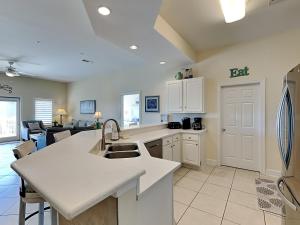 Pavilion Palms 201a