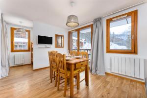 Les Chalets De Bois MÉan - B - Chaleureux appartement avec vue dégagée MAE-5251