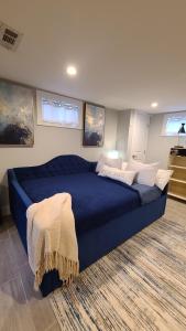 Beautiful Basement Suite & Outdoor Oasis