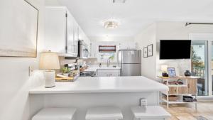 712 Beachside Villas