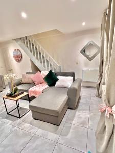 Fabulous apartment Air conditioned Nice Terrace 10 min from Paris