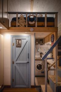 Tiny House - Love Boat