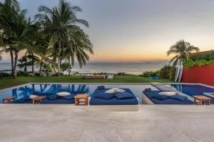 Stunning 5Bd Beachfront Villa Fully Staffed w Golf, Spa, Beach Clubs & More - Punta Mita