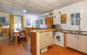 Amazing Home In La Barca De La Florida