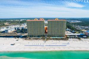 Calypso 209E 2nd floor Corner Unit 2 BR direct beach front