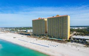 Calypso 209E 2nd floor Corner Unit 2 BR direct beach front