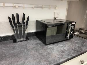 Hometel Digs Local Comfy Property Sleeps 11