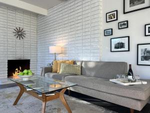 The Arrow by ACME House Company