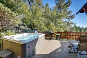 Stunning Idyllwild Home with Private Hot Tub and Decks - آيديلوايل