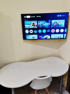 Zen Central Studio with Balcony and WiFi fiber