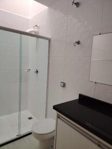 Casa com piscina em Caiobá a poucos metros da praia brava