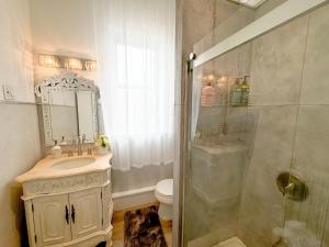 NYC views Spacious 3 bedroom apartment