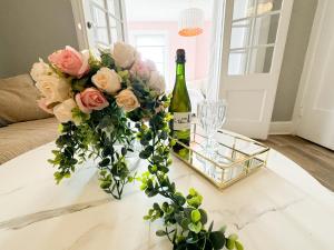 NYC views Spacious 3 bedroom apartment