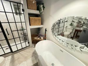 Amazing views of NYC and Patio 10 mins from NYC