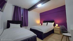 Triple Room with Shared Bathroom room in OYO Tyger Inn Derby