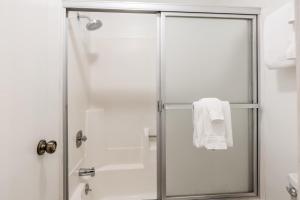 Crestview #3 bldg C 1 Bedroom plus Den 2 Bathroom, close to town shuttle and short walk to village