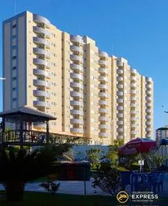 Golden Dolphin Express - 热河市